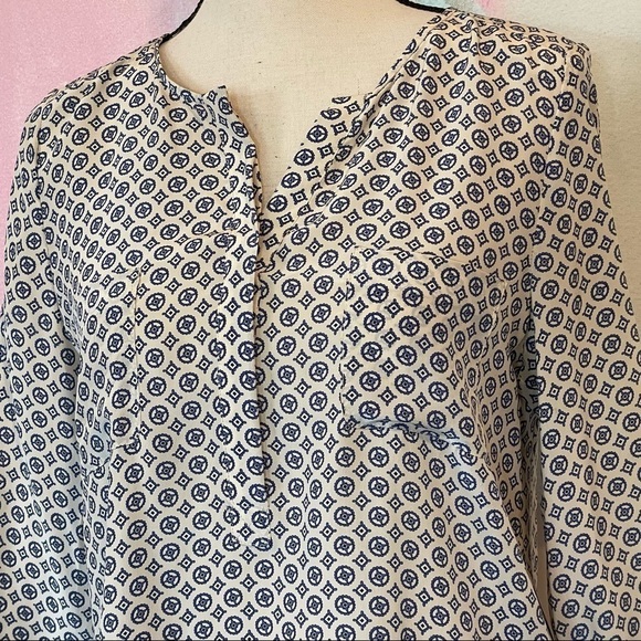 JOIE Nepal Medallion Tile Print 100% Silk Top Blouse Cream Blue Sz Small. - Picture 4 of 9